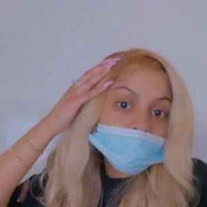 Meet your Posher, Zoie